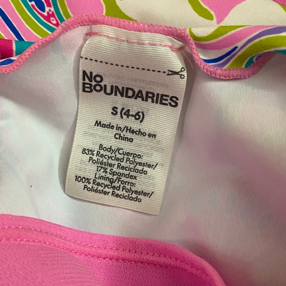 No Boundaries Pink Multicolor flower Design Crop top with lined shelf bra 💖 S - Picture 7 of 7